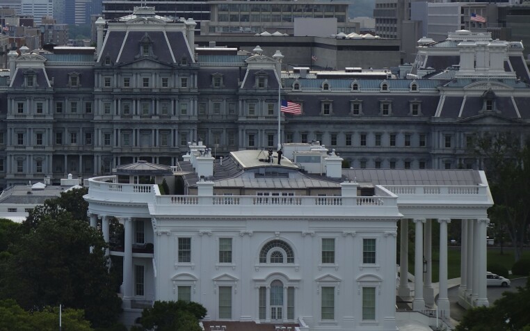 Eisenhower_Executive_Office_Building_and_White_House.jpg