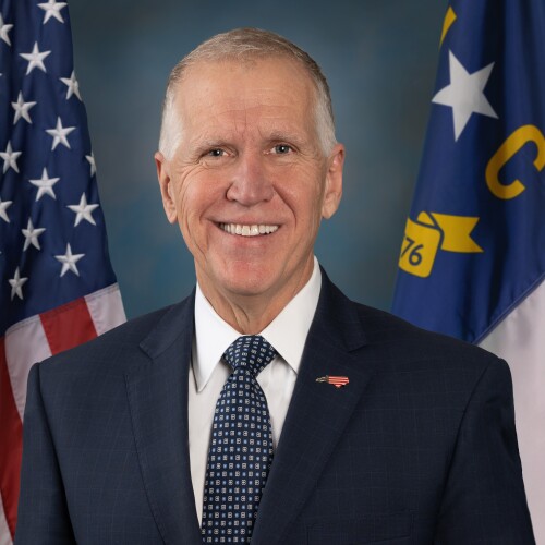 Sen._Thom_Tillis_official_photo.jpg