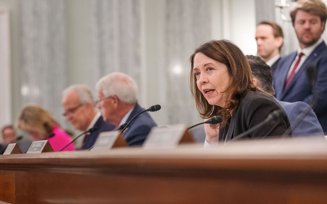 Cantwell committee hearing.jpg