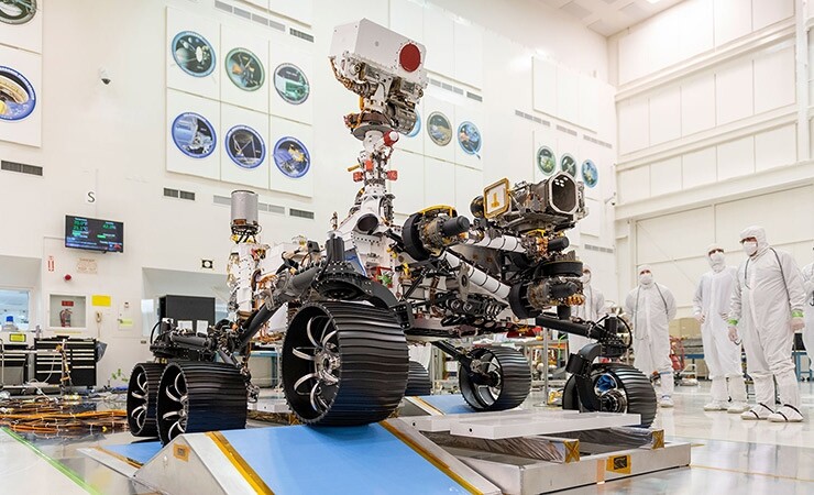 The fully assembled Mars 2020 rover in a clean room at NASA’s Jet Propulsion Laboratory. 